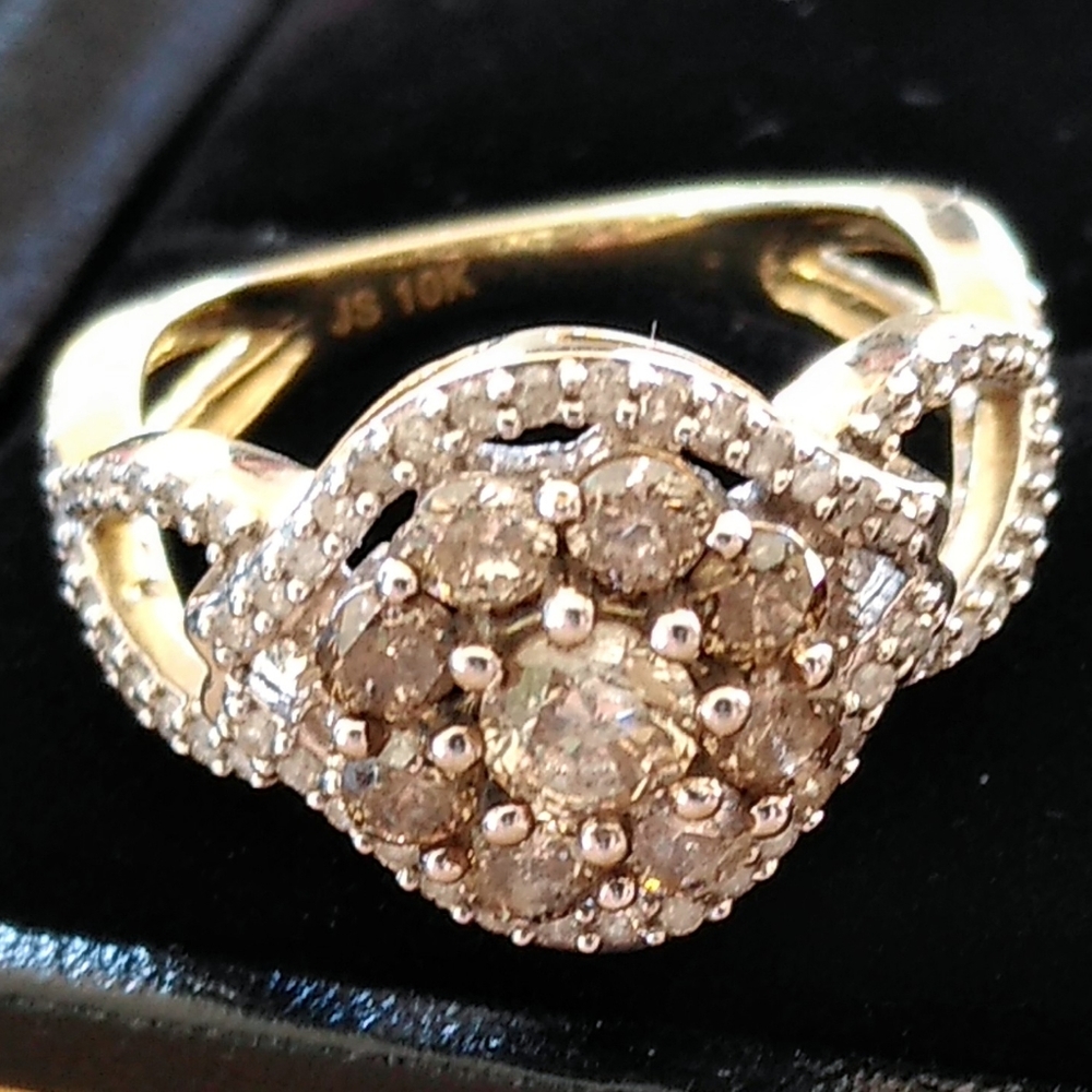 10K 1.50CTW Diamond Ring - Picture 7 of 11